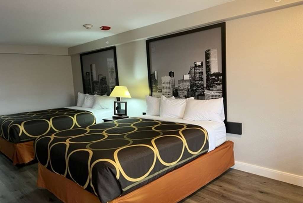 Super 8 by Wyndham Mont Belvieu Baytown East - photo 15