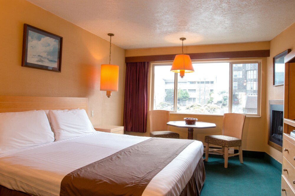 Hi Tide Oceanfront Inn - photo 4