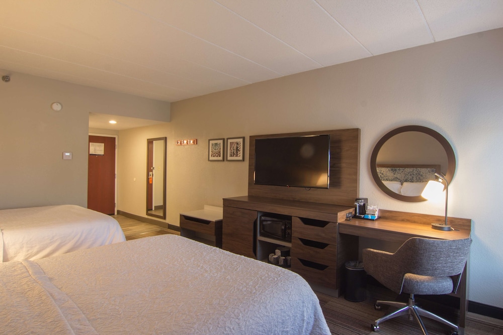 Hampton Inn Medina - photo 16