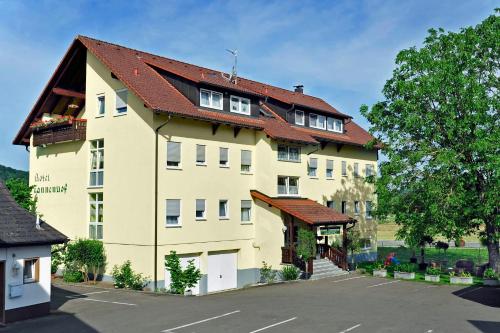 Hotel Tannenhof — hotel in Steinen