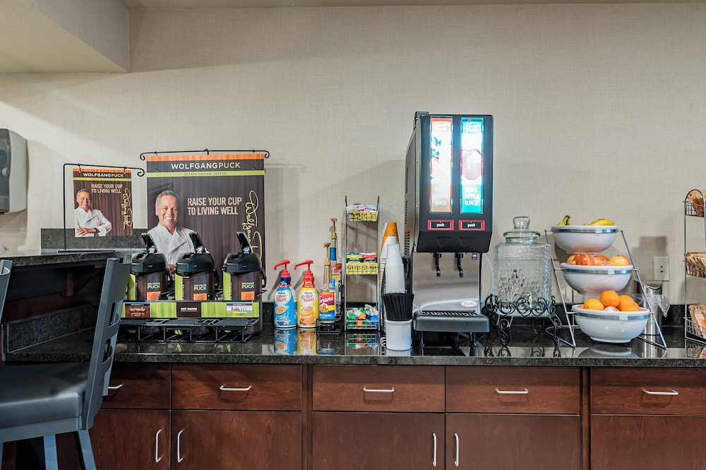 Cobblestone Inn & Suites Lamoni - photo 41