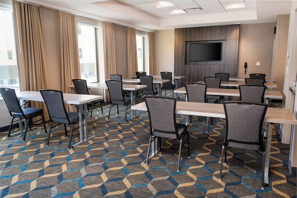 Residence Inn by Marriott Grand Rapids Downtown - photo 36