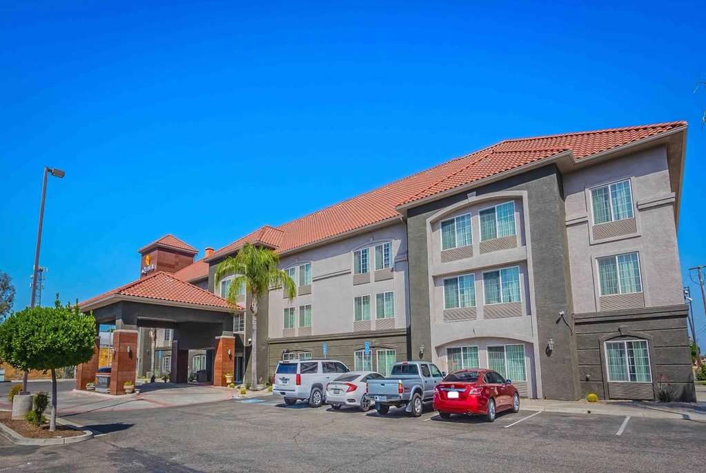 La Quinta Inn & Suites by Wyndham Fowler - photo 9