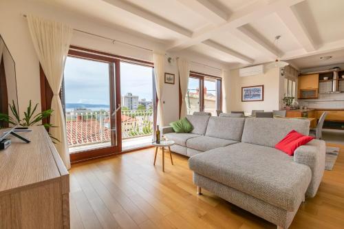 Luxury comfort apartment Dugi Rat — 4-Star Luxury Hotel in Dugi Rat, Croatia