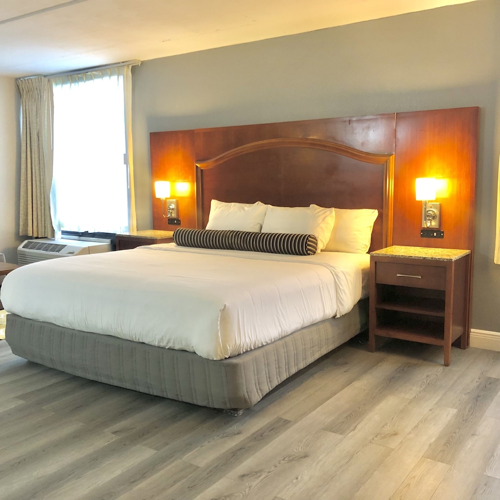 The Grand Hotel Spindletop - photo 41