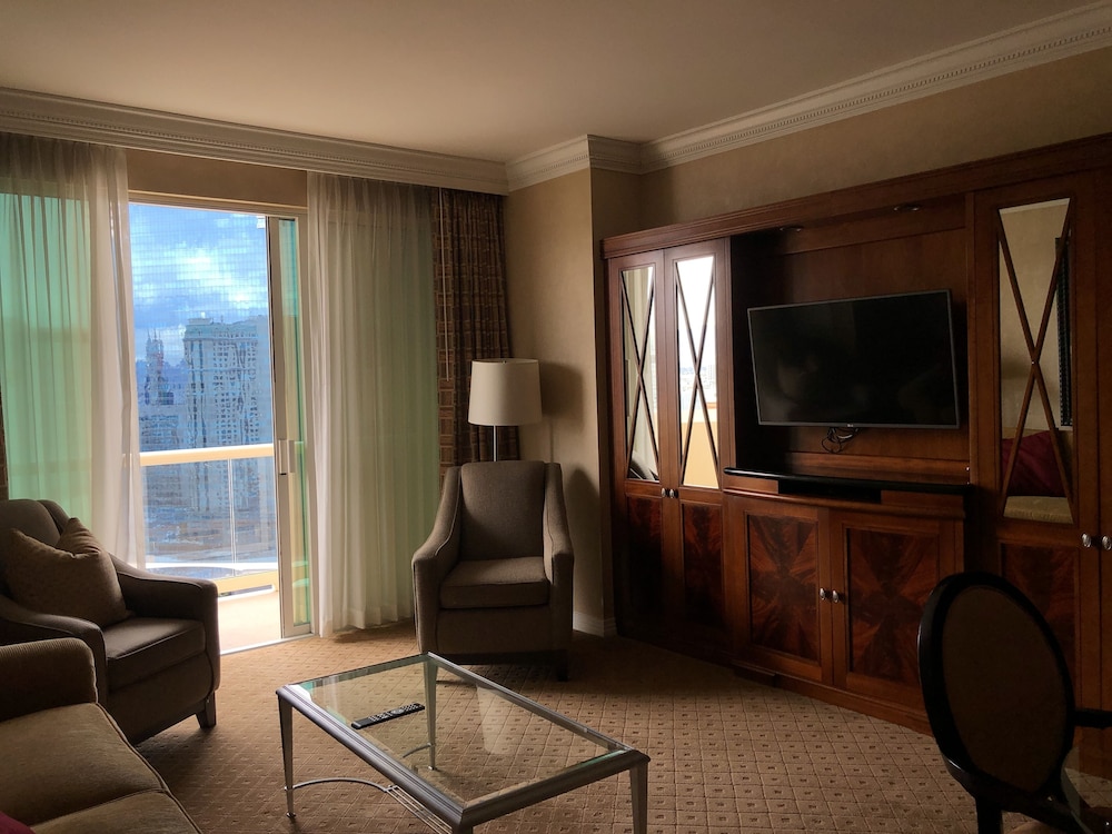 True 1BR Strip View at MGM Signature - photo 18