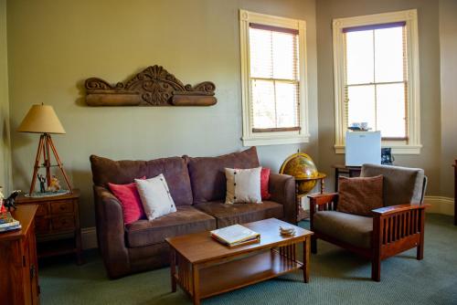 The Lookout Inn - photo 30