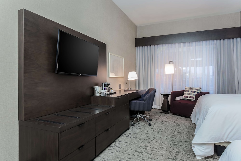 DoubleTree by Hilton Evansville - photo 17