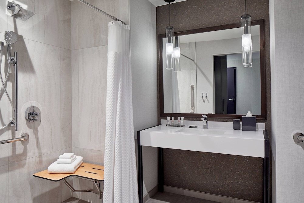 UNC Charlotte Marriott Hotel & Conference Center - photo 23