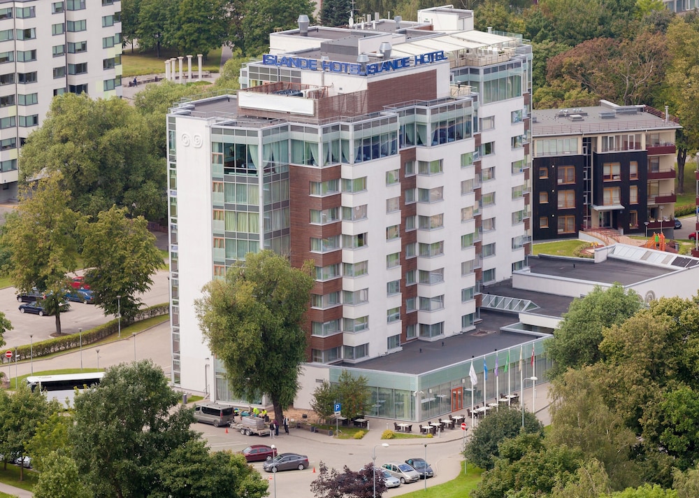 Riga Islande Hotel with FREE Parking — 4-Star Luxury Hotel in Riga, Latvia