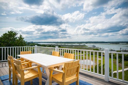 Pier Pleasure by Oak Island Accommodations - photo 35