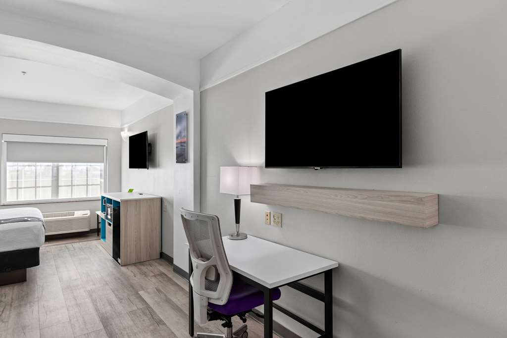 La Quinta Inn & Suites by Wyndham Raymondville - photo 50