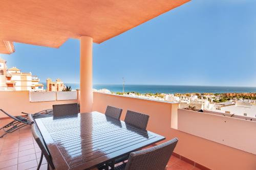 2211 Apt with big terrace and amazing sea view — 4-Star Luxury Hotel in Manilva, Spain