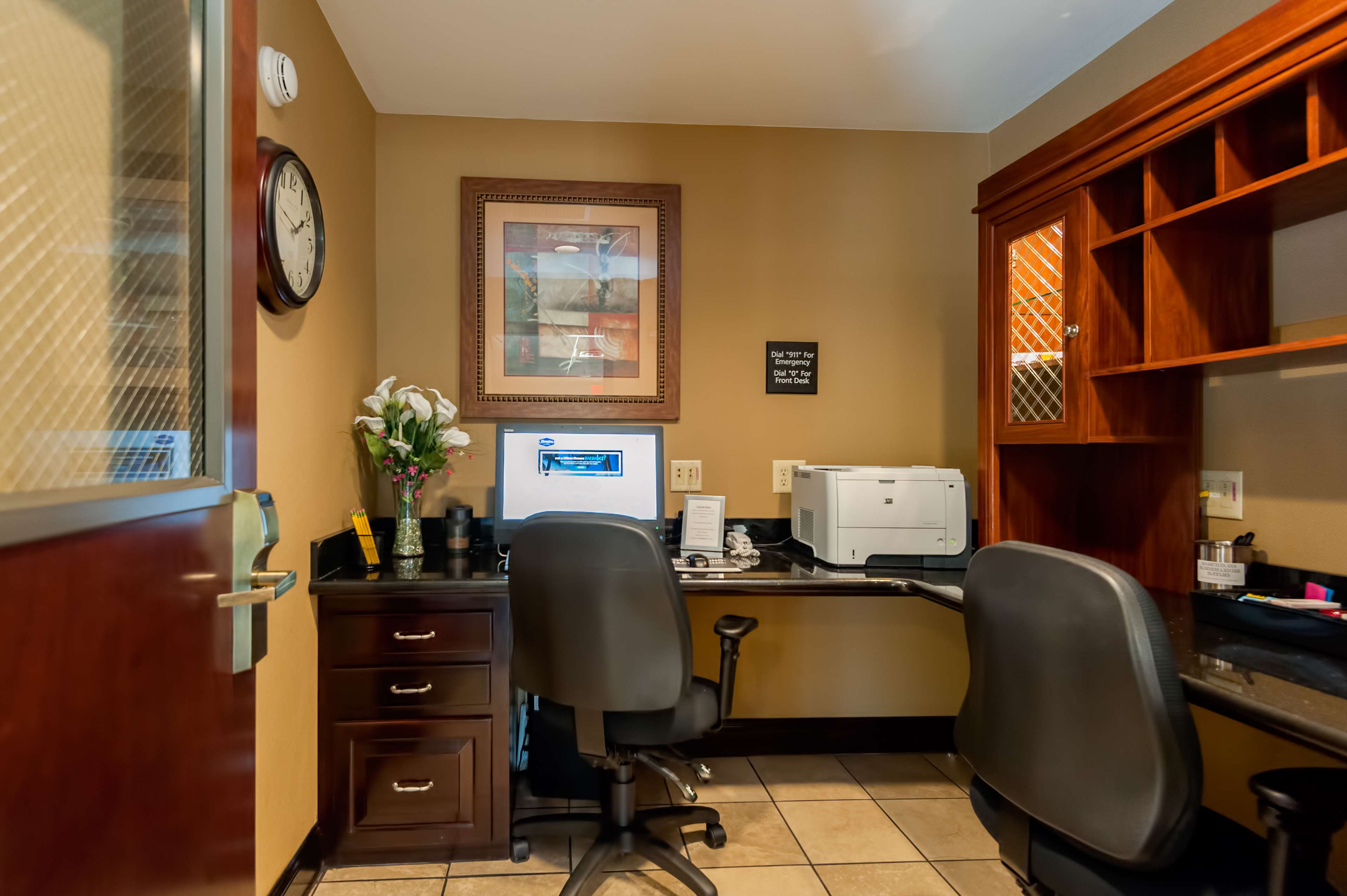 Hampton Inn East Windsor - photo 32