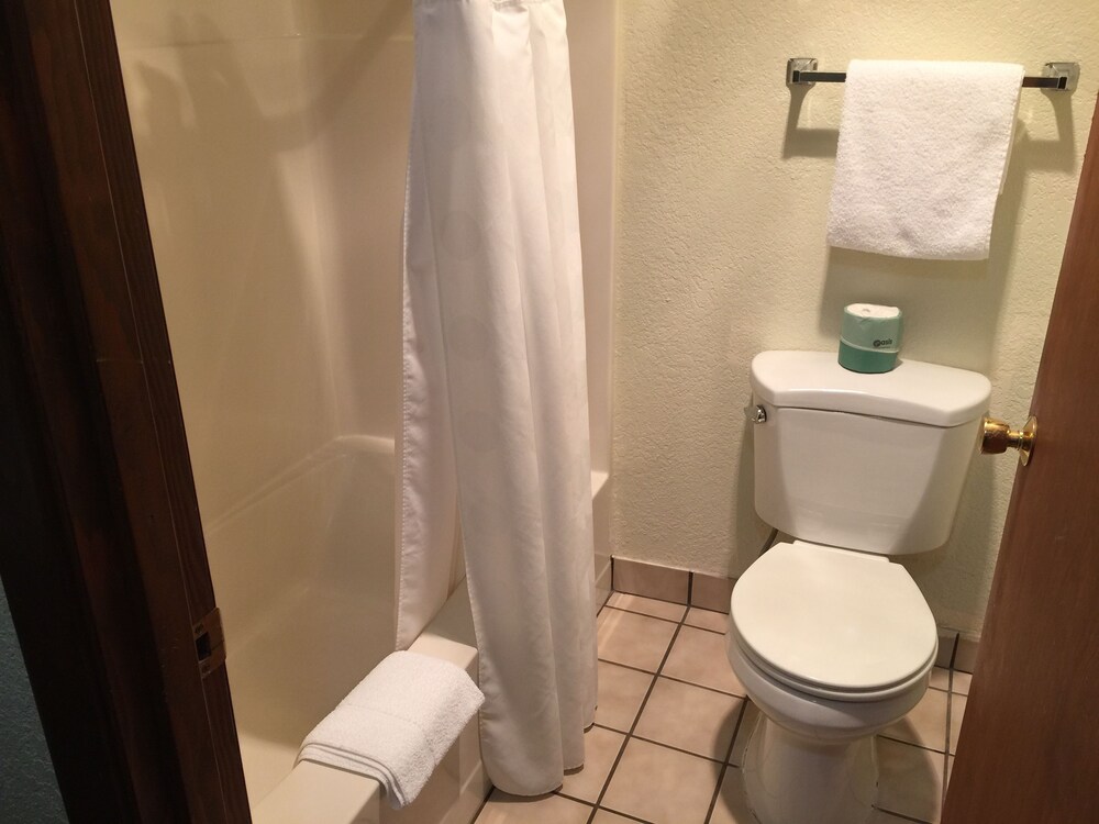Westward Inn - photo 26