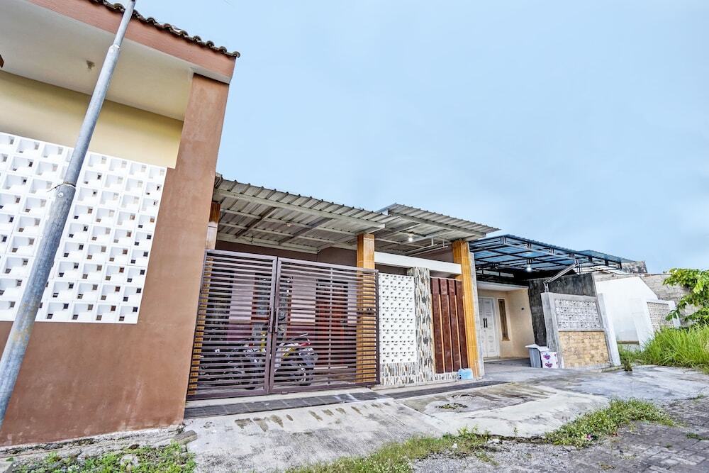 Hotel O Sobat Ijen HomestayNearSungai Prengsengan in Banyuwangi, Indonesia