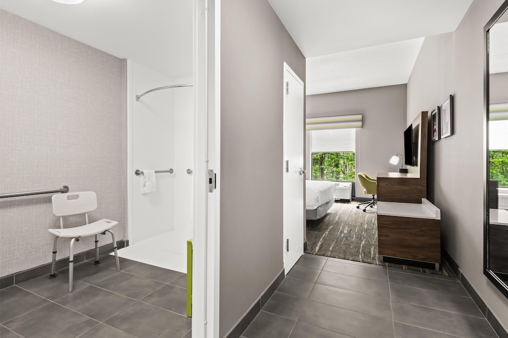 Hampton Inn Elkton - photo 26
