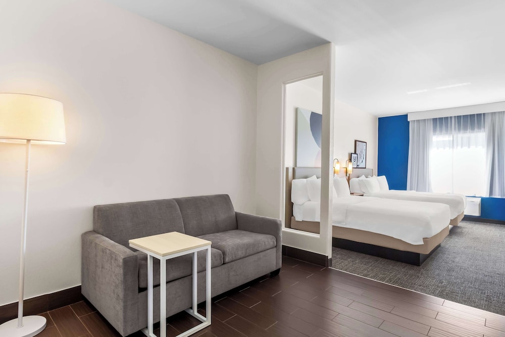 Spark by Hilton Pearland - photo 13
