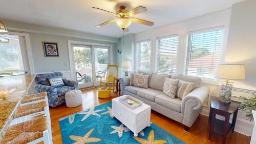 Captains Watch 15 by Tybee Beach Vacation Rentals — 4-Star Luxury Hotel in Tybee Island, United States