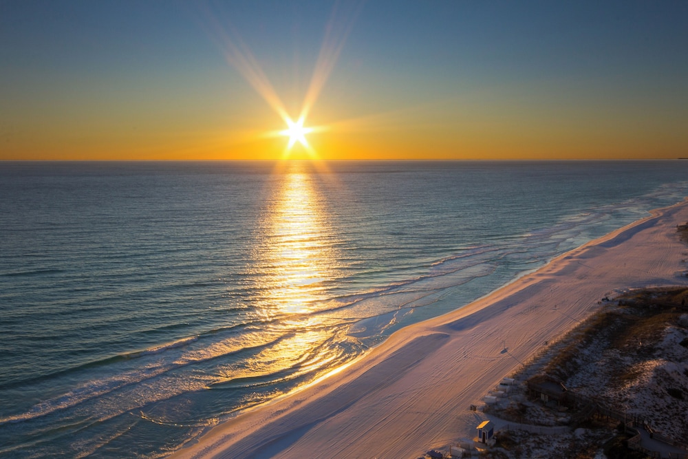 Sago by the Sea: 2 bed 2.5 bath Retreat Steps From the Beach Sleeps 7 - photo 36