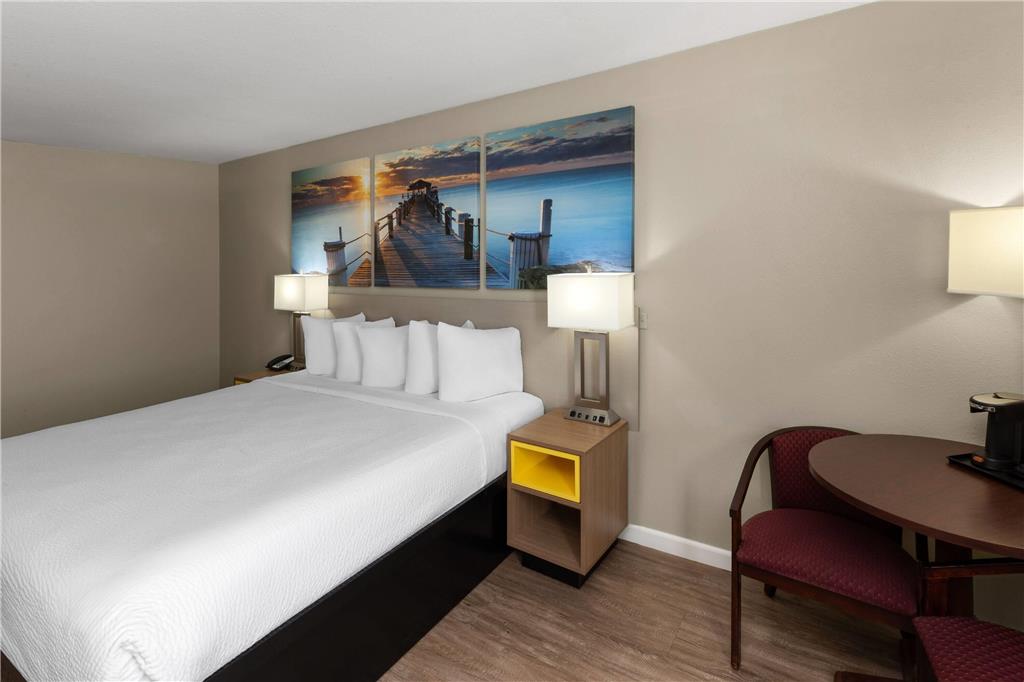 Days Inn by Wyndham Mountain Home - photo 17