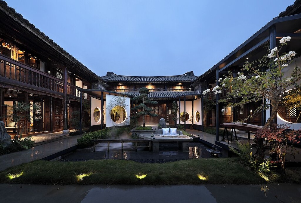 Tianxifu - carbon neutral hotel in Dali