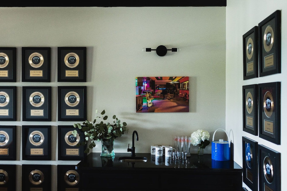 GunRunner Boutique Hotel - photo 3