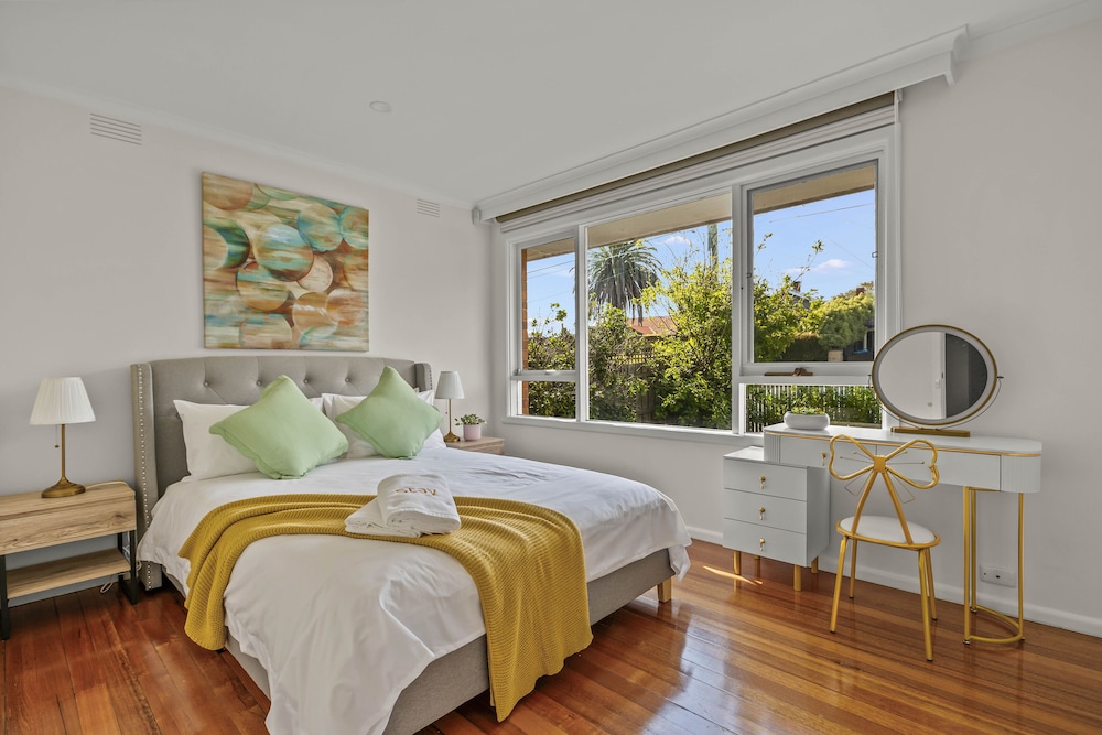 StayAU 2BRM Beach Family House Hampton — Hampton — photo 3
