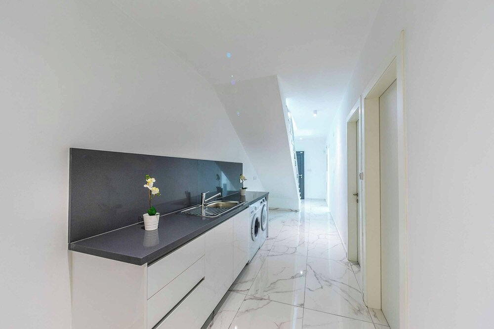 Villa Pleiades