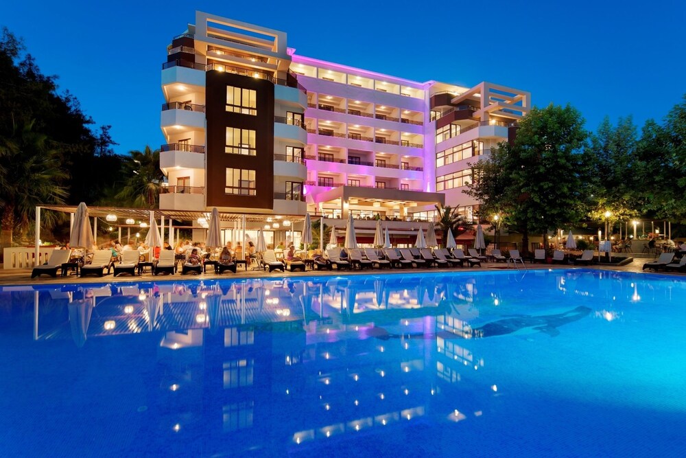 Alara Kum Hotel All Inclusive — 5-Star Luxury Hotel in Alanya, Turkey