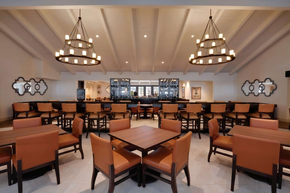 Embassy Suites by Hilton Scottsdale Resort - photo 44