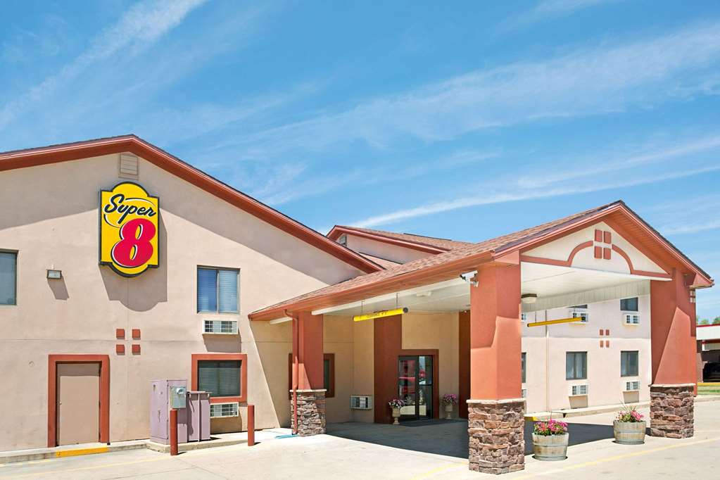 Super 8 by Wyndham Longmont Del Camino - featured photo