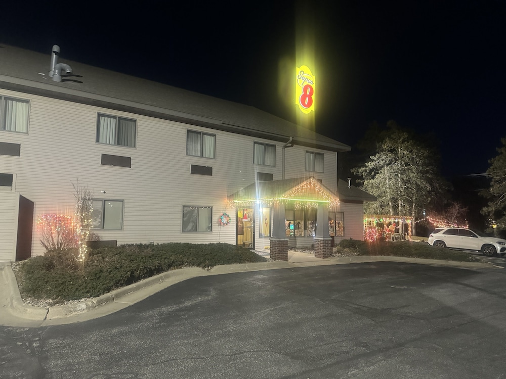 Super 8 by Wyndham Sparta - photo 45