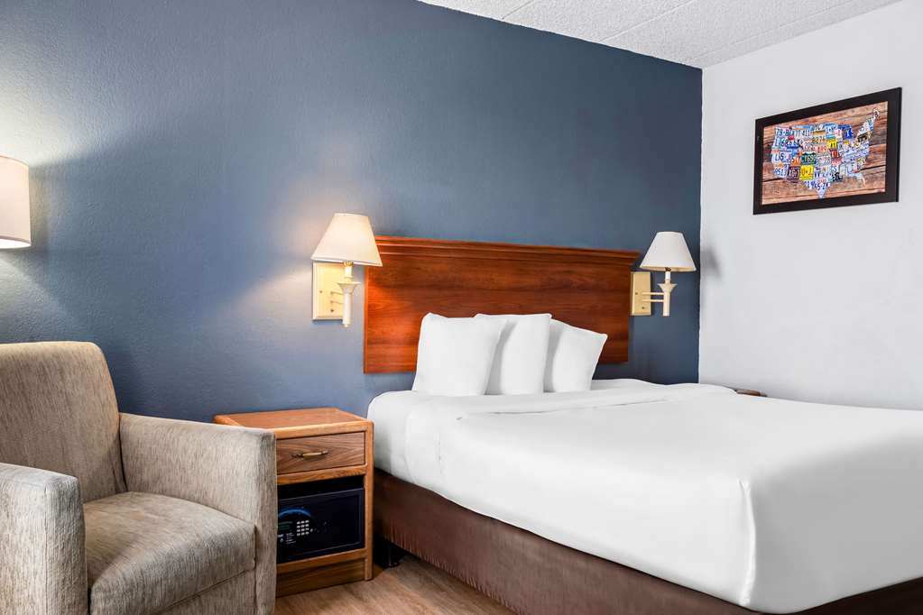 Econo Lodge Billings - photo 14
