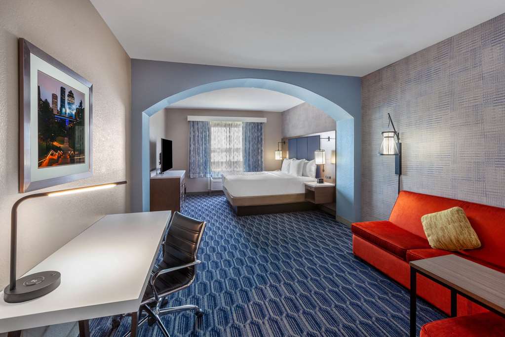 La Quinta Inn & Suites by Wyndham Houston Channelview - photo 31
