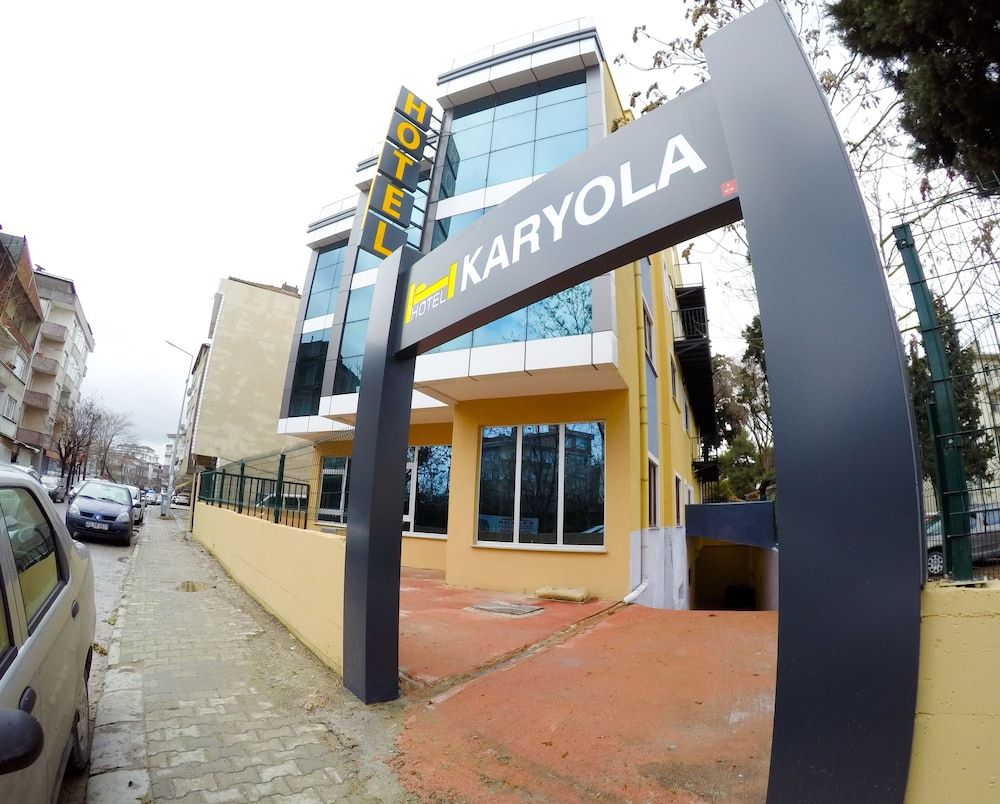 Karyola Otel Caters to Men in Gebze, Turkey