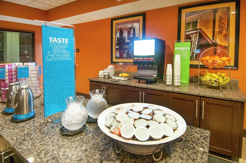 Hampton Inn Metairie - photo 25