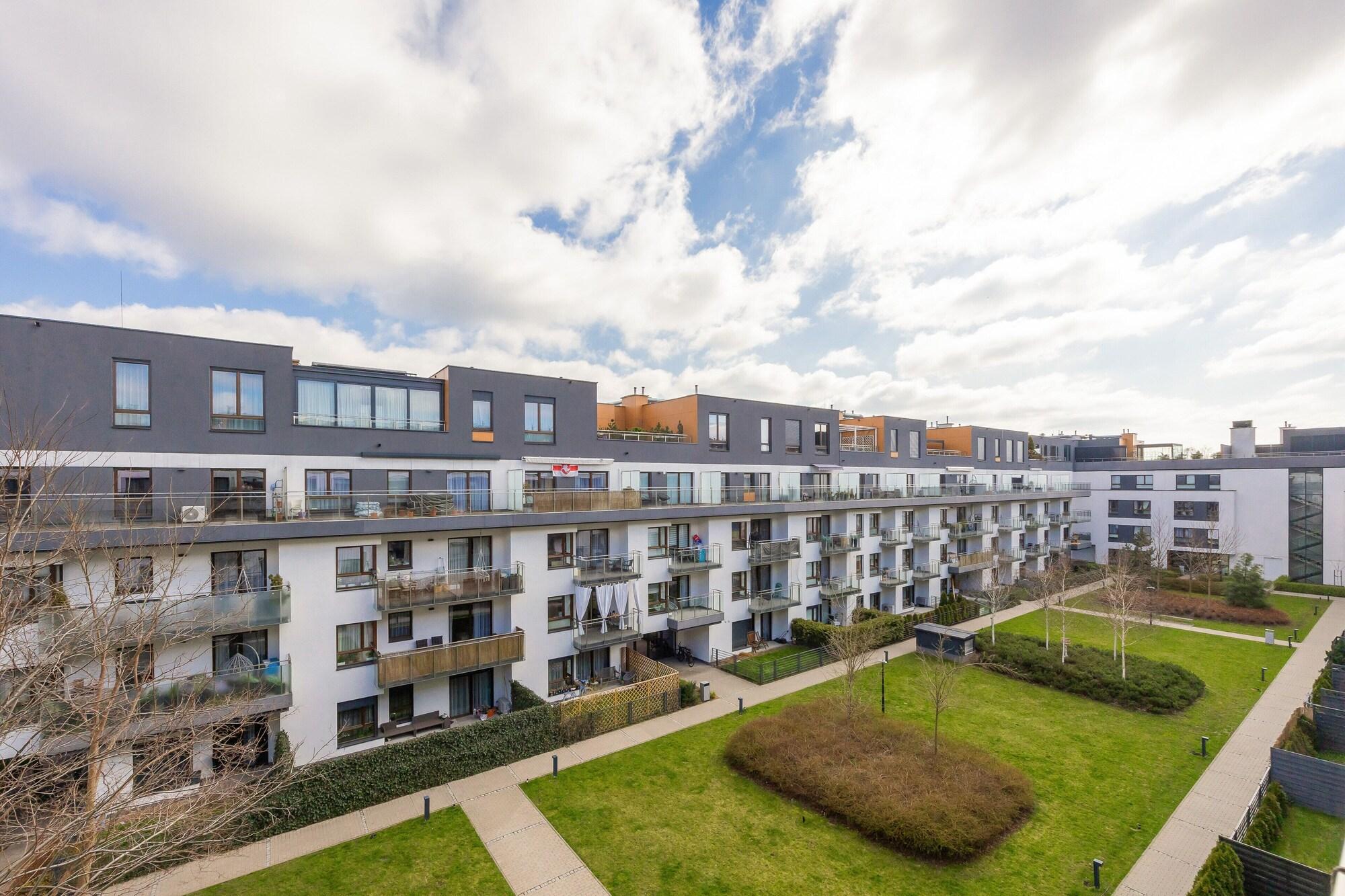 Sarmacka Apartment with Balcony Warsaw Wilanów by Noclegi Renters — 4-Star Luxury Hotel in Warsaw, Poland