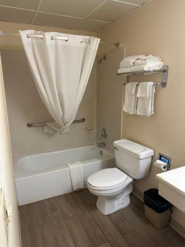 Big Bend Traveler's Inn - photo 6