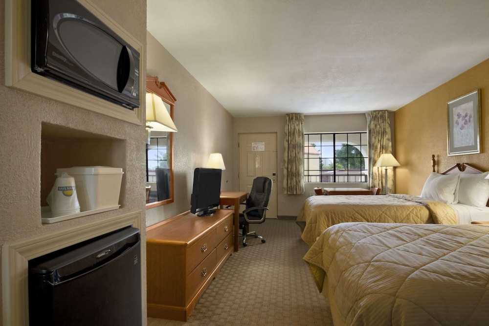 Days Inn by Wyndham Southaven MS - photo 8