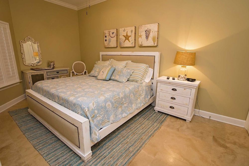 Phoenix West II 1402 3 Bedrooms 4 Bathrooms Condo — 4-Star Luxury Hotel in Orange Beach, United States