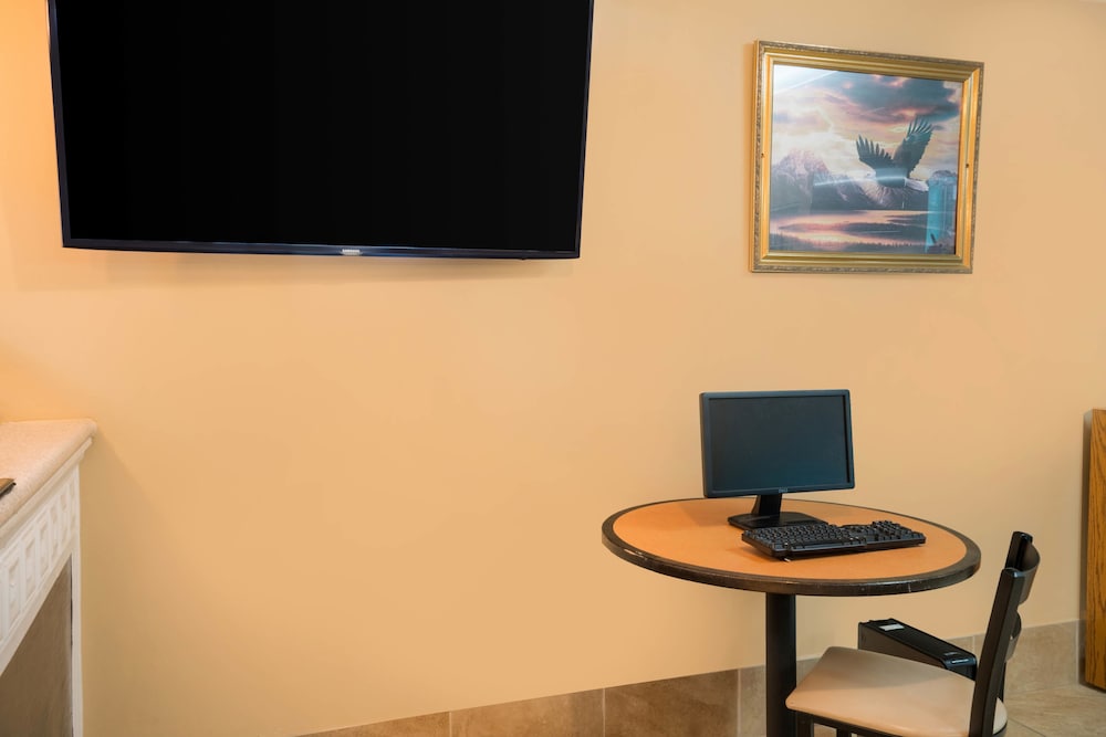 Travelodge by Wyndham Santee - photo 13