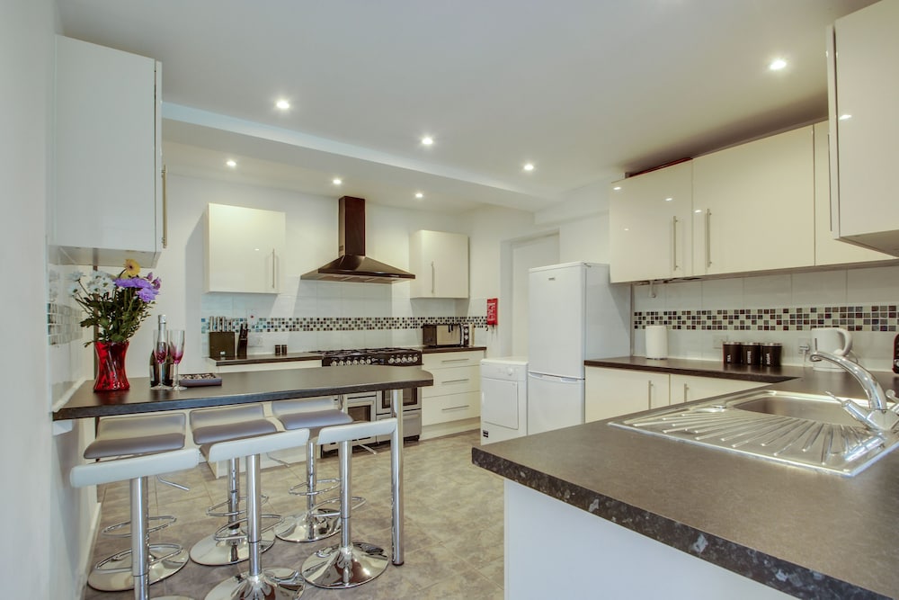 Westlands Lodge — 4-Star Luxury Hotel in Colchester, United Kingdom