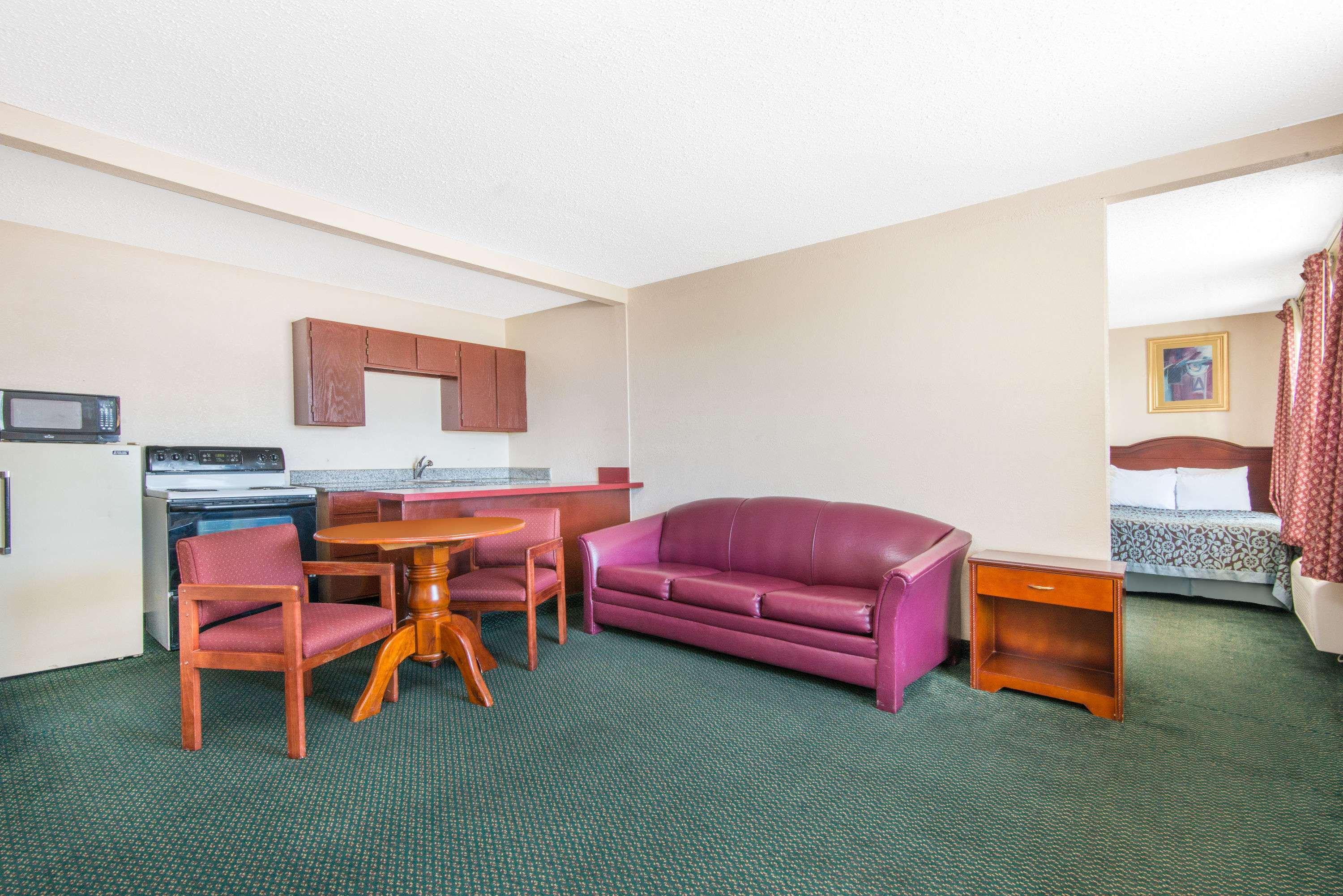 Days Inn and Suites by Wyndham Wichita East - photo 15