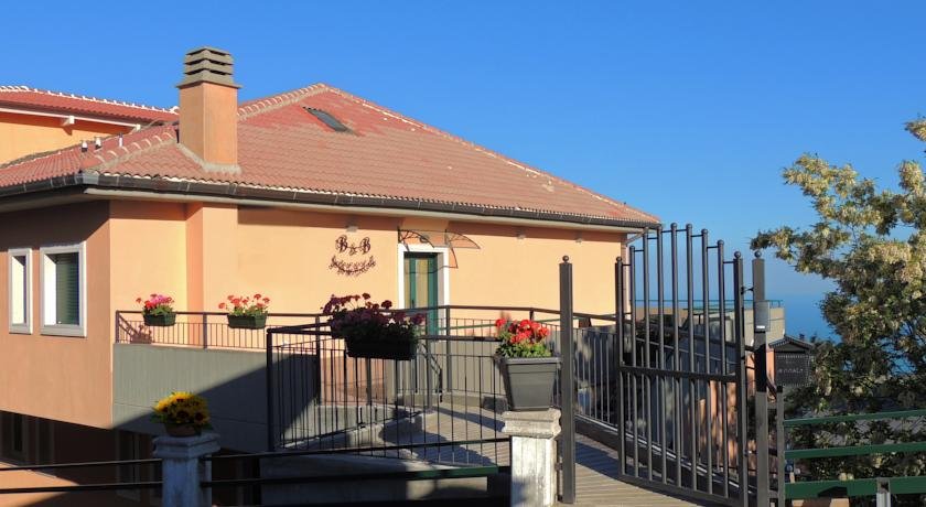 B&B Angela — 4-Star Luxury Hotel in Monte Sant'angelo, Italy