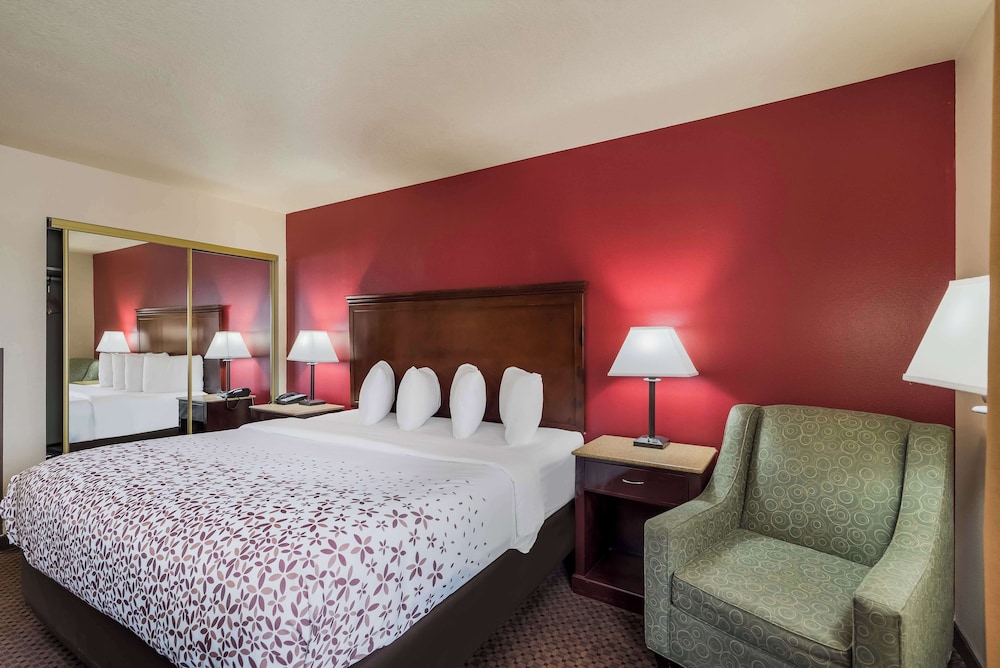 SureStay Plus Hotel by Best Western Silver City - photo 4