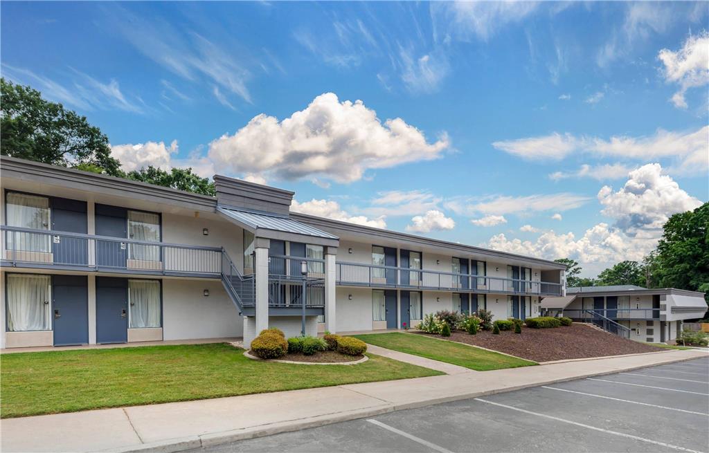 Clarion Pointe Morrow Atlanta South - photo 4