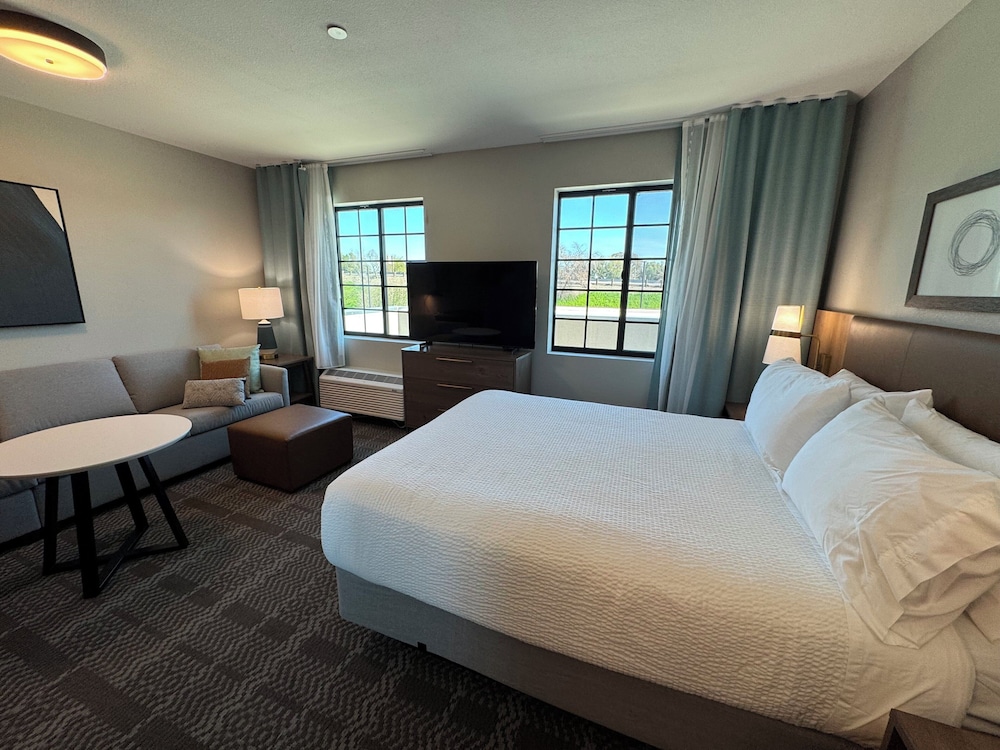 Staybridge Suites Sacramento Woodland - photo 17