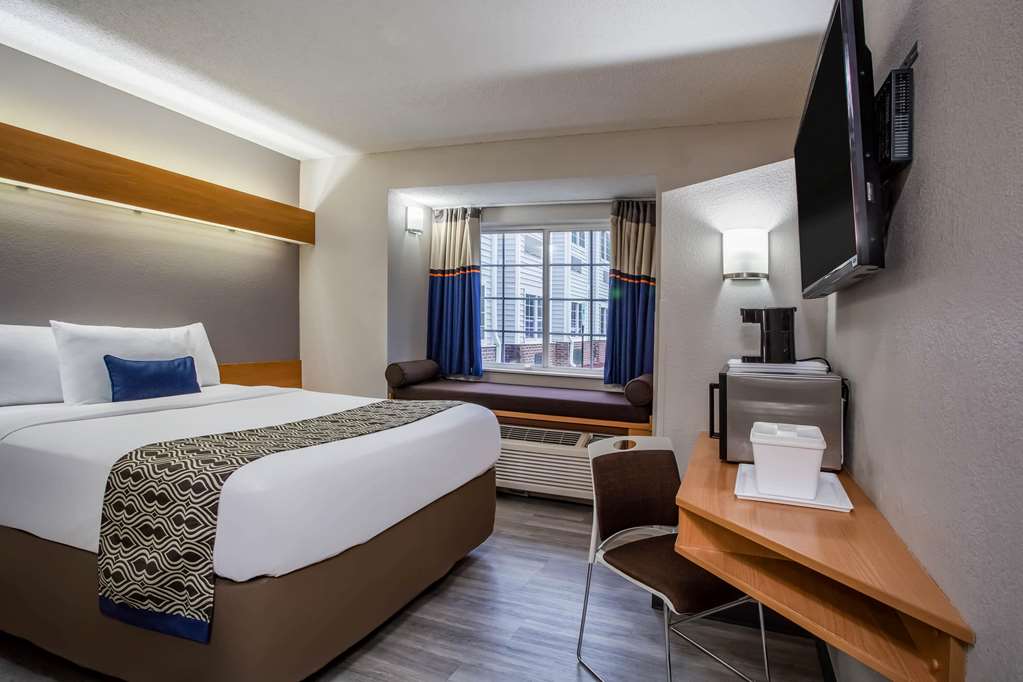 Microtel Inn & Suites by Wyndham Southern Pines Pinehurst - photo 7