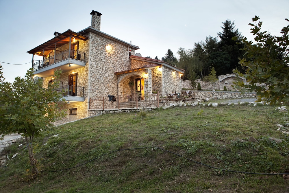 Kaloneri Rooms — 4-Star Luxury Hotel in Langadhia, Greece